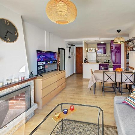 Apartament Pau Casals, 2 Min Walk From The Sea & Sea View يوريت دي مار المظهر الخارجي الصورة