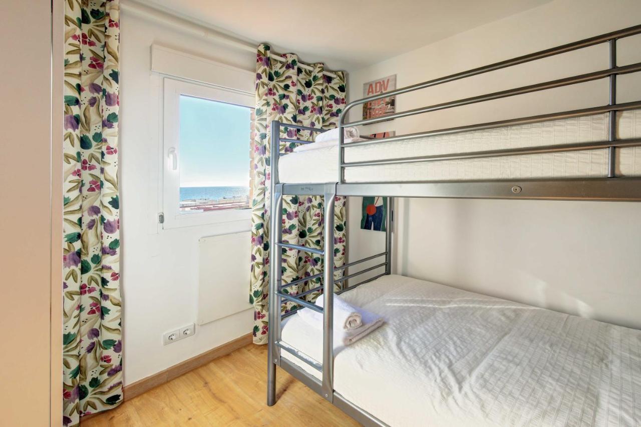 Apartament Pau Casals, 2 Min Walk From The Sea & Sea View يوريت دي مار المظهر الخارجي الصورة