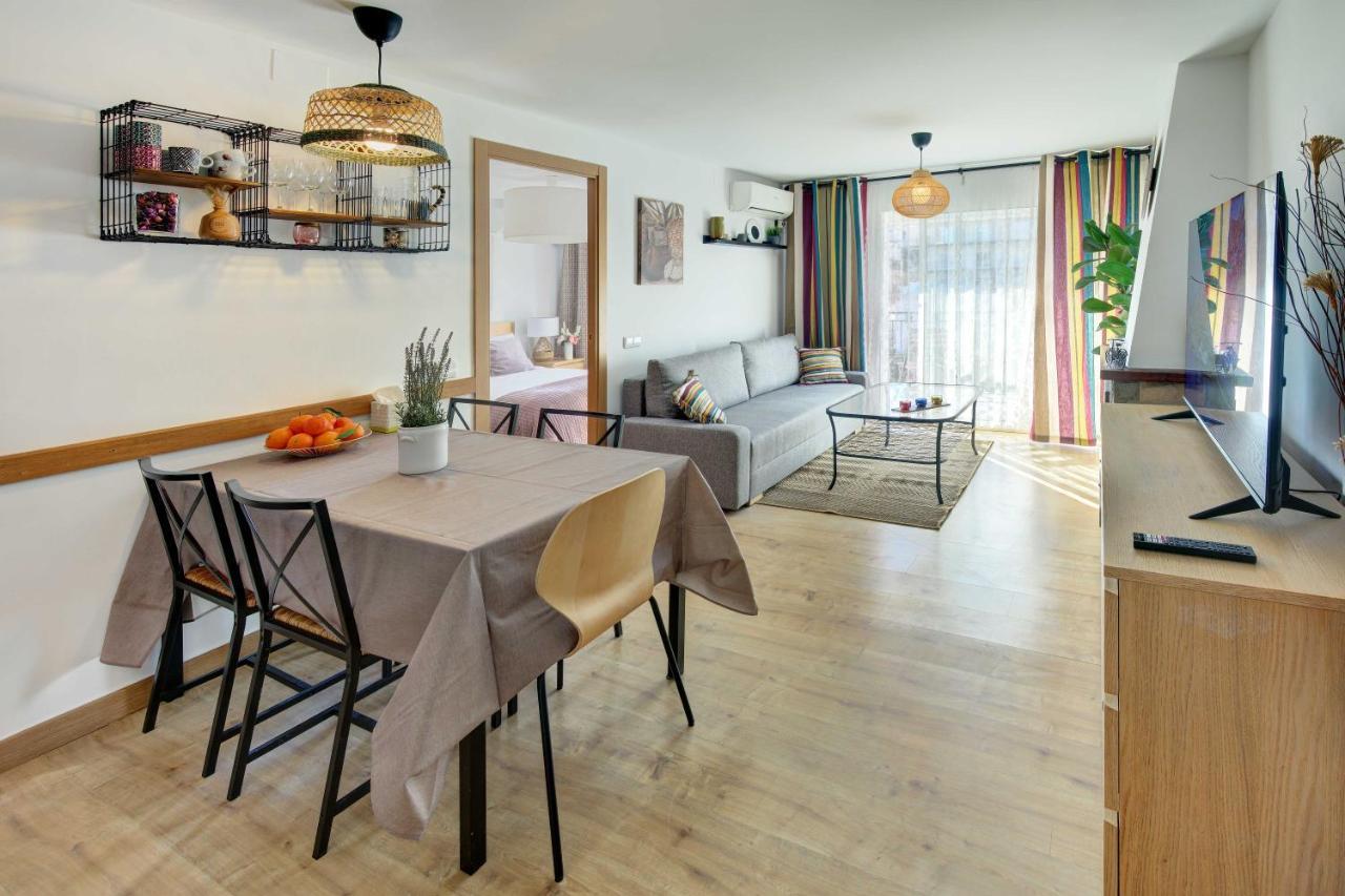 Apartament Pau Casals, 2 Min Walk From The Sea & Sea View يوريت دي مار المظهر الخارجي الصورة