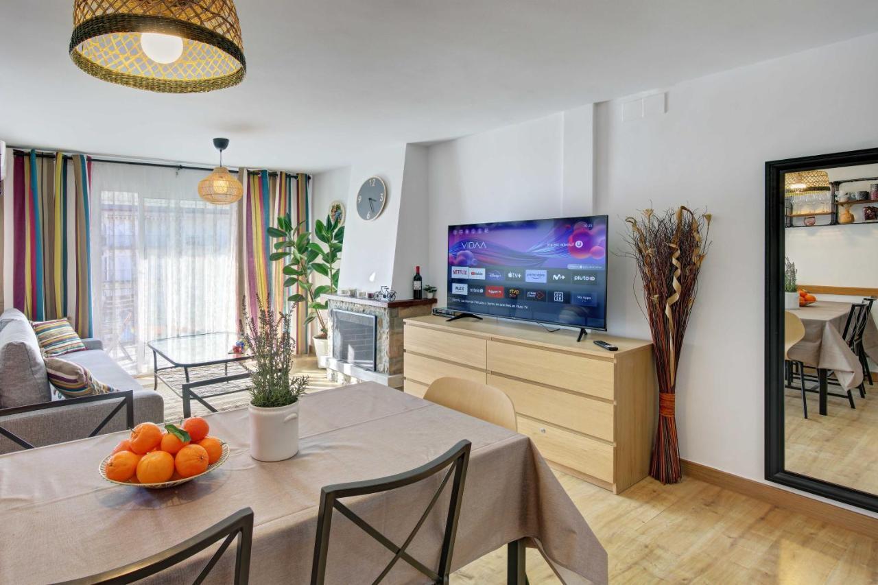 Apartament Pau Casals, 2 Min Walk From The Sea & Sea View يوريت دي مار المظهر الخارجي الصورة